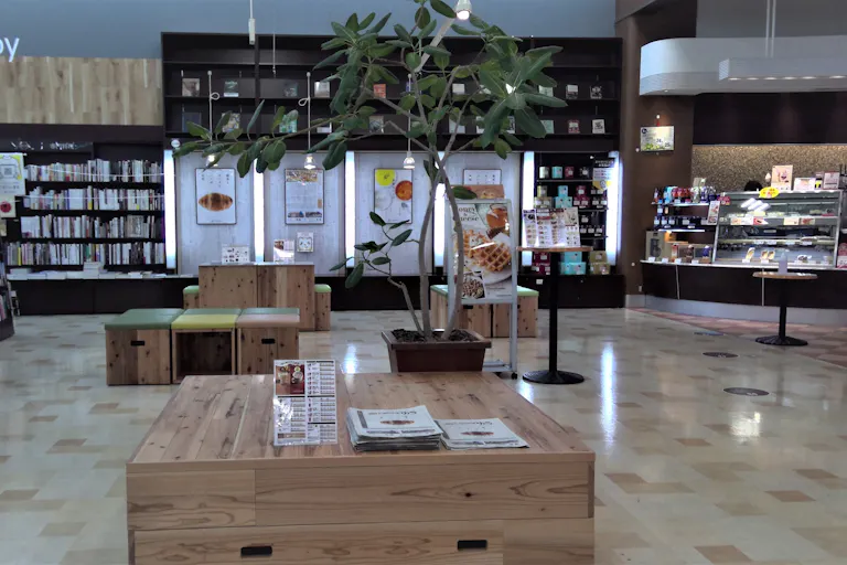 【MEDIA PARK MIDORI 桑野店】ポップアップストアや展示会に最適な県内最大規模の複合大型書店のイベントスペースの画像1