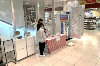 【東急プラザ戸塚】「②1F 下りエスカレーター横」ポップアップ、作品展示に適したコンパクトなイベントスペース