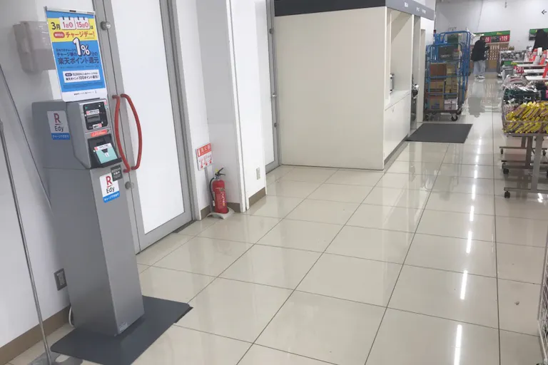 【西友 松河戸店】1階催事場付近 プロモーション用途や物販、食物販のポップアップストアに最適なスーパー店内催事イベントスペースの画像2