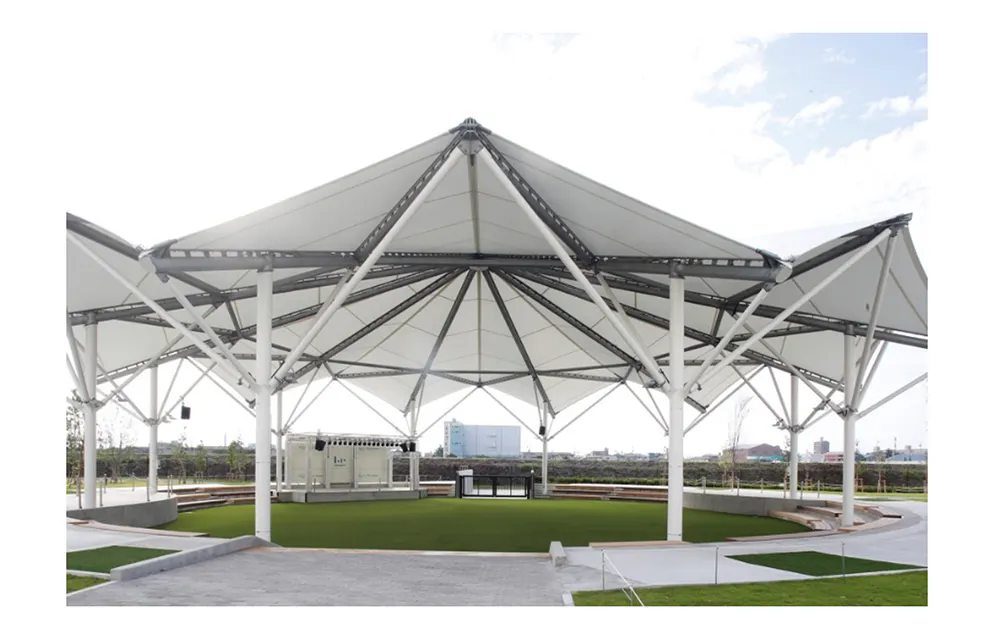 【ららぽーと名古屋みなとアクルス】1階 屋外イベントスペース「デカゴン」