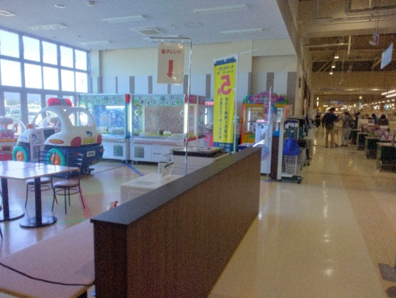 【イオンスーパーセンター美郷】休憩スペース 販促プロモーションや物販に最適なスーパー店内催事イベントスペース