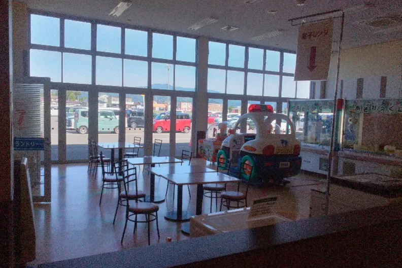 【イオンスーパーセンター美郷】休憩スペース 販促プロモーションや物販に最適なスーパー店内催事イベントスペース