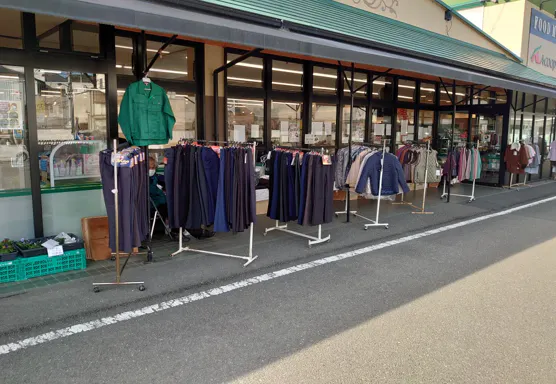 【Aコープ園部店】食物販や販促イベントに最適な軒下スペース