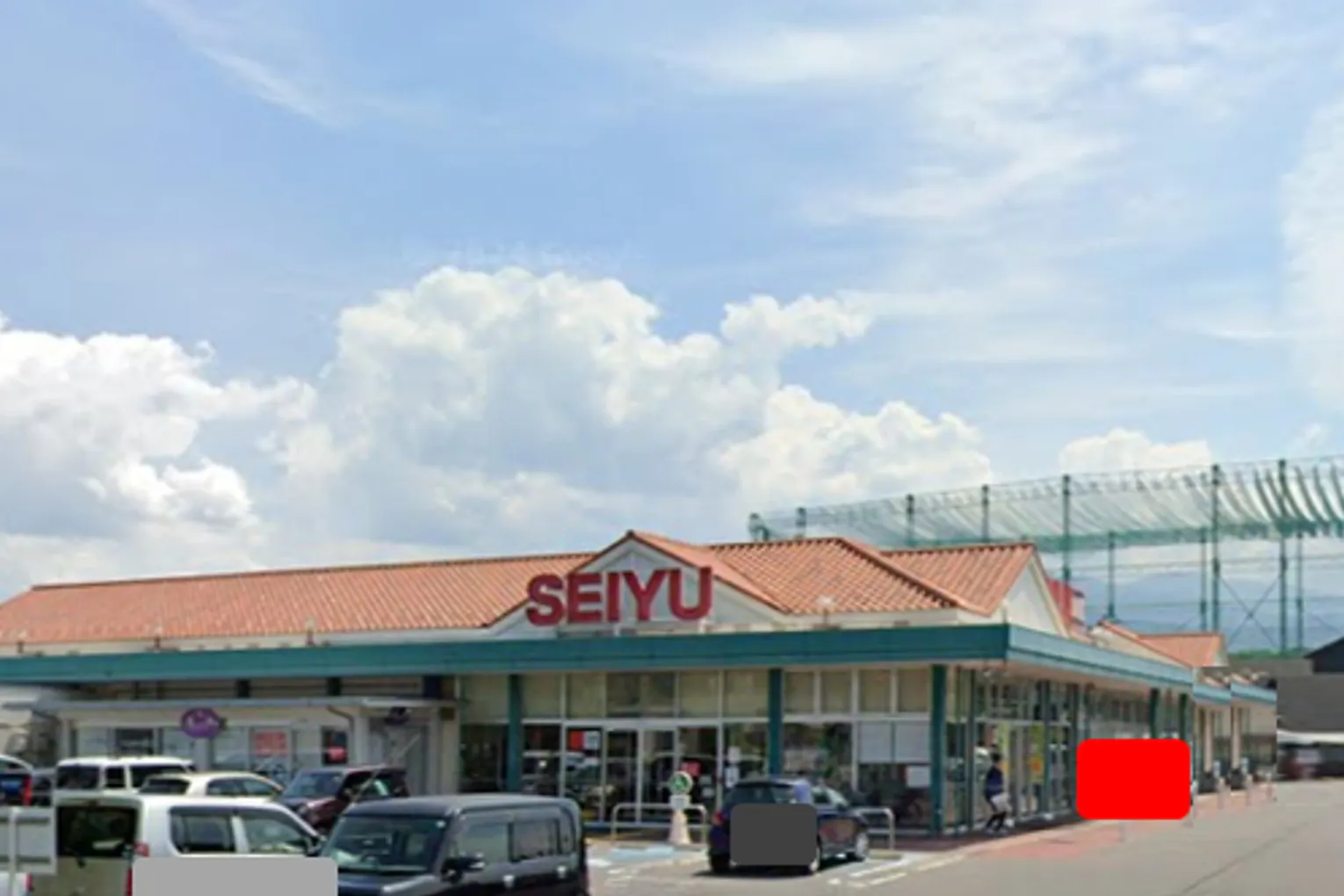 【西友 上田東店】外区画 入口付近 (軒下・屋根なし) キッチンカーや移動販売など、物販・食物販のポップアップストアに最適なスーパー店外催事イベントスペース