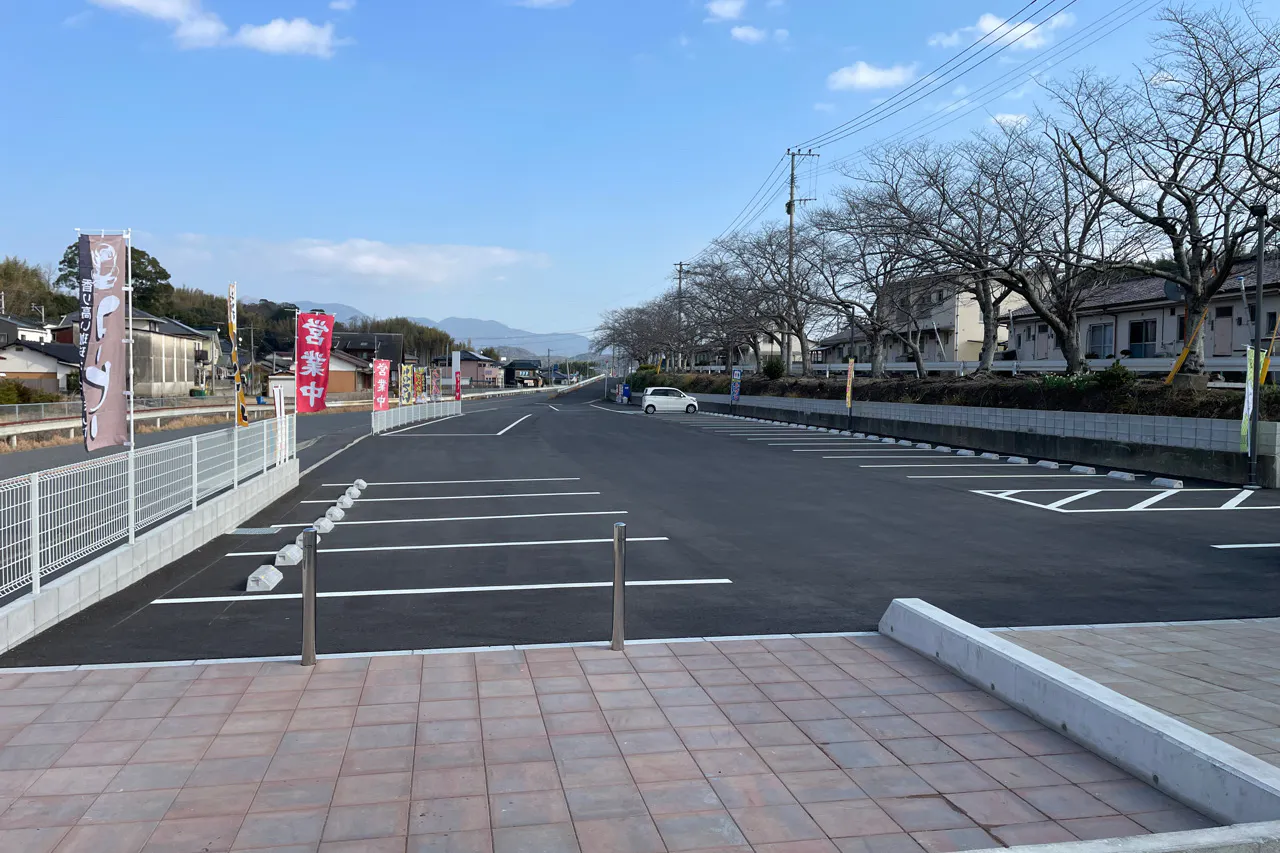 【福岡県鞍手郡小竹町】キッチンカー等の出店に最適な飲食店敷地内にある屋外スペース