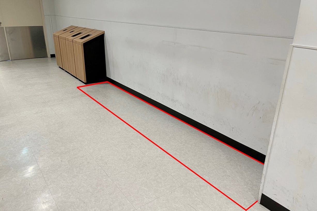 【カレッタ汐留】電子タバコ等の喫煙者向けのPRイベント等に最適な複合施設内喫煙スペース前にあるスペース
