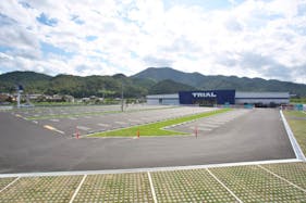 【スーパーセンタートライアル養父店】キッチンカー(調理営業)出店限定/屋外スペース