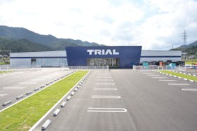 【スーパーセンタートライアル養父店】キッチンカー(調理営業)出店限定/屋外スペース