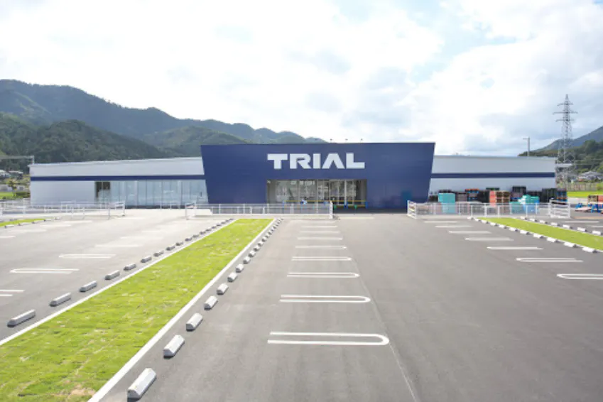 【スーパーセンタートライアル養父店】キッチンカー(調理営業)出店限定/屋外スペース