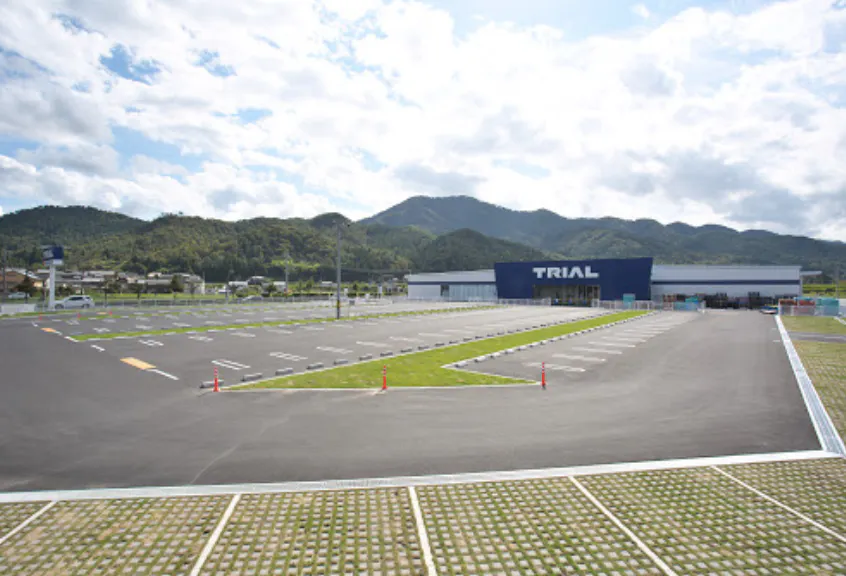 【スーパーセンタートライアル養父店】キッチンカー(調理営業)出店限定/屋外スペース