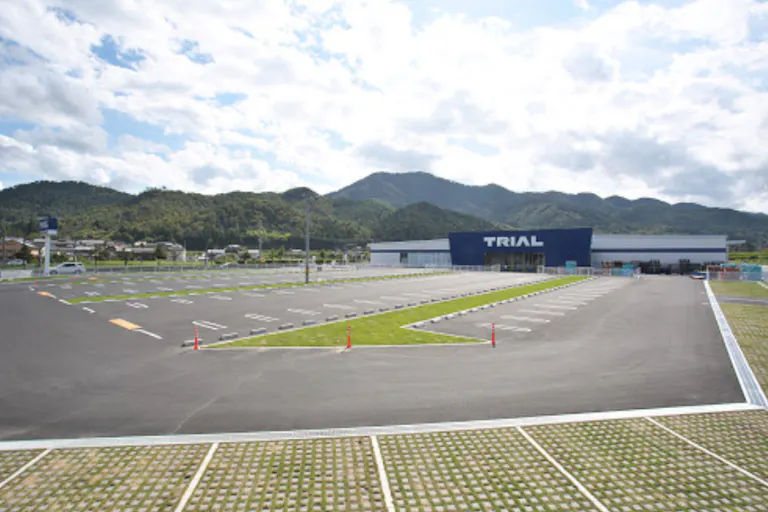 【スーパーセンタートライアル養父店】キッチンカー(調理営業)出店限定/屋外スペースの画像3