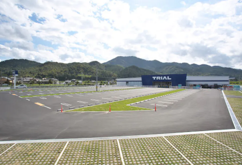 【スーパーセンタートライアル養父店】キッチンカー(調理営業)出店限定/屋外スペース