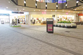 【イオンモール堺鉄砲町】2Fユニクロ前フロア