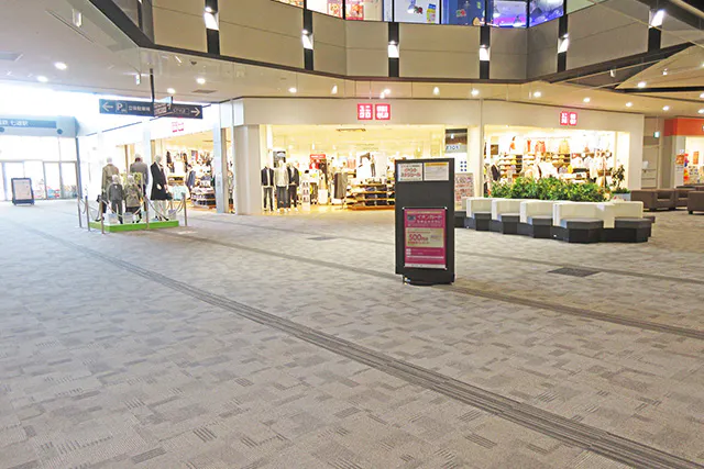 【イオンモール堺鉄砲町】2Fユニクロ前フロア