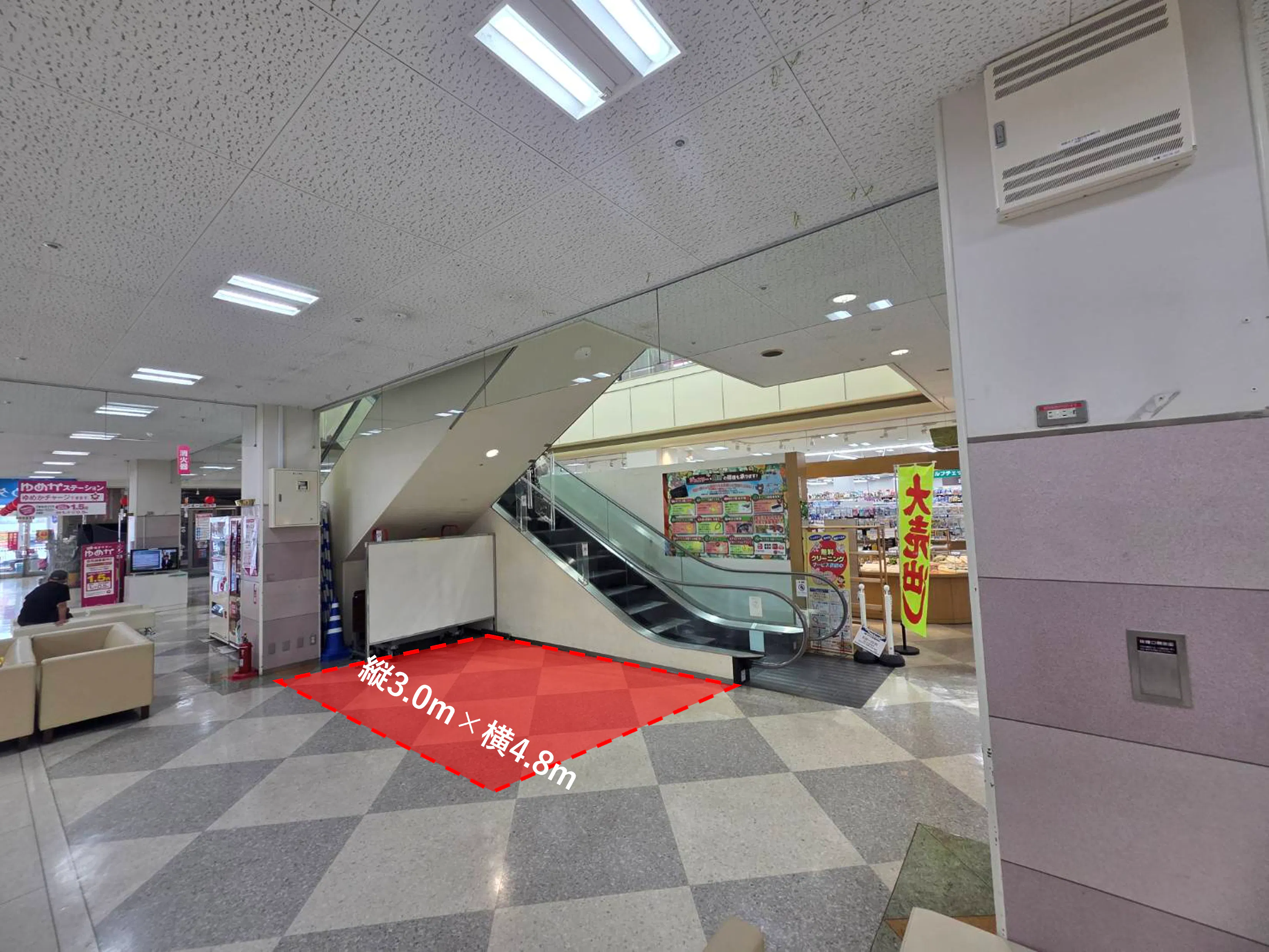 【ゆめタウン吉田】1階エスカレーター横　各種プロモーションに最適な商業施設内の屋内催事イベントスペースの画像