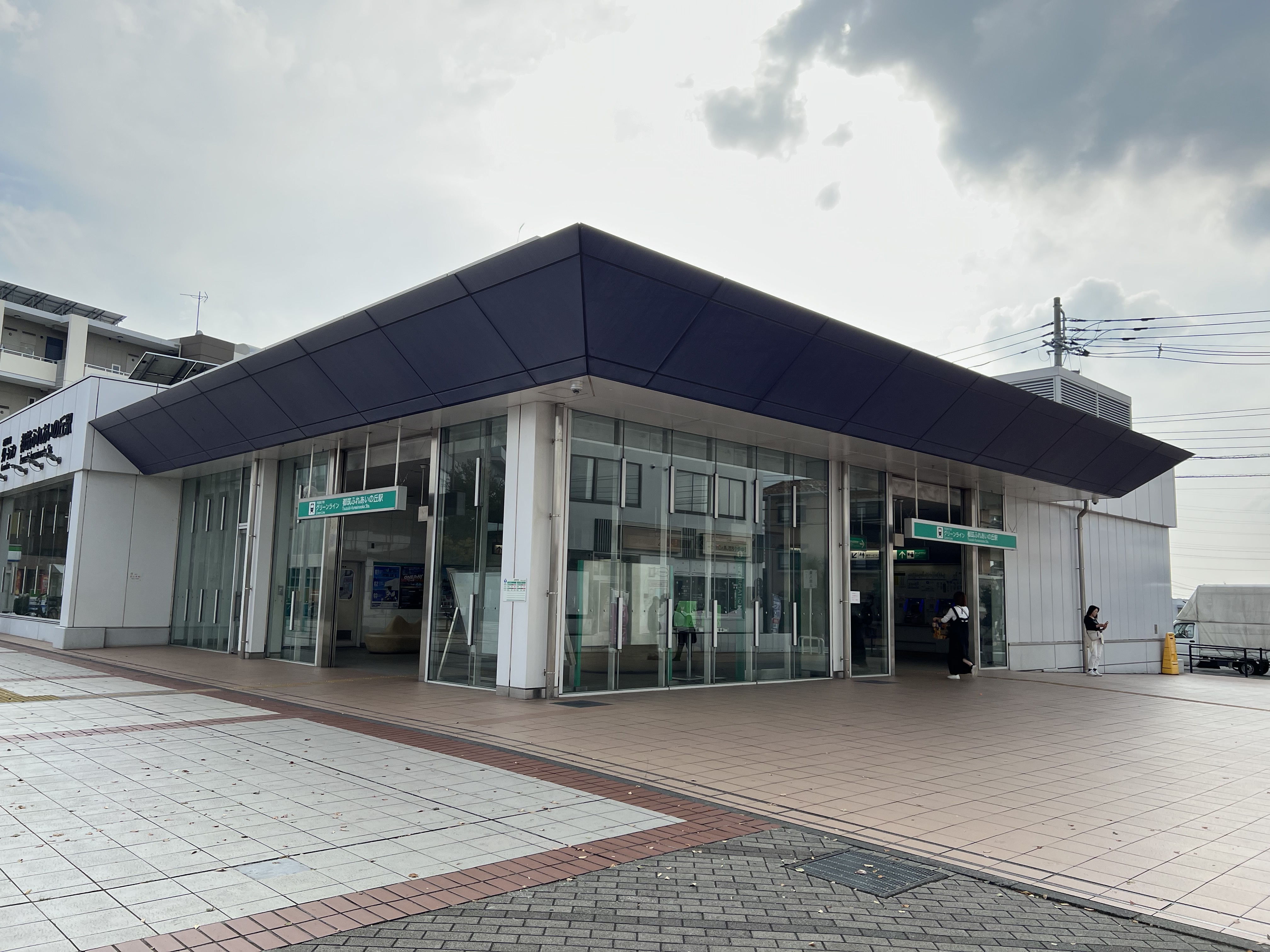 【横浜市営地下鉄グリーンライン都筑ふれあいの丘駅】食物販やプロモーションに最適な改札正面スペースの画像10