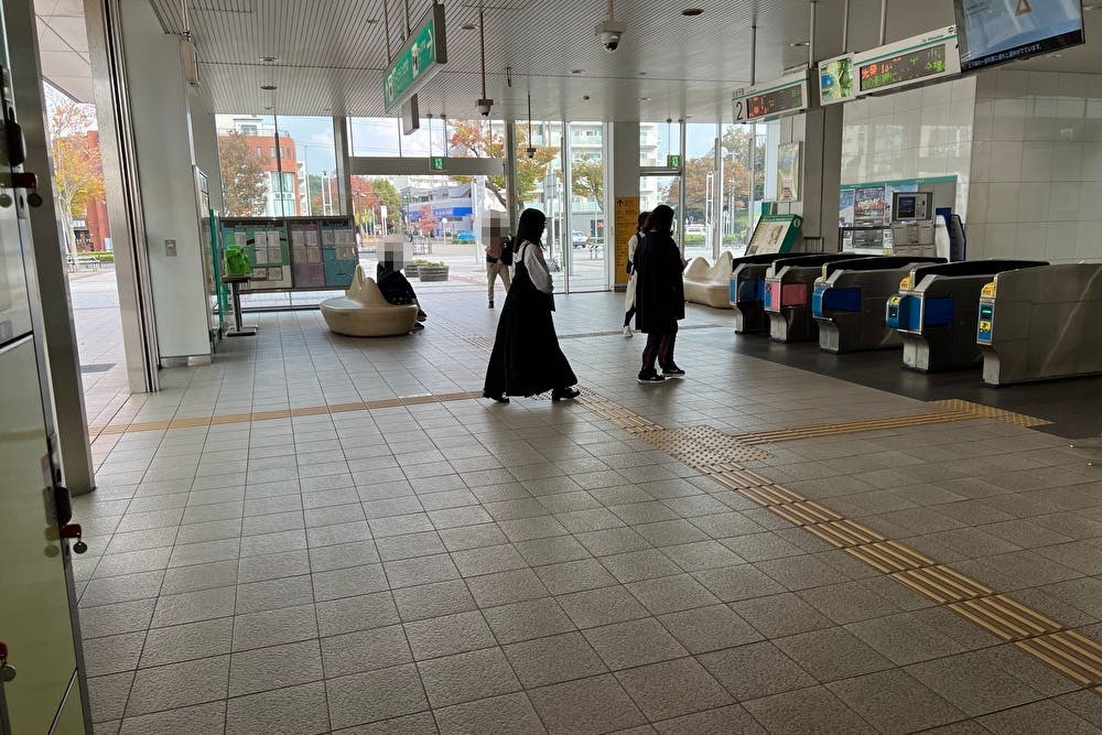 【横浜市営地下鉄グリーンライン都筑ふれあいの丘駅】食物販やプロモーションに最適な改札正面スペース