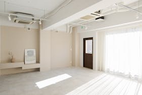 【幡ヶ谷駅5分】展示会やポップアップストア・撮影に最適な白を基調とした駅チカにあるレンタルスペース