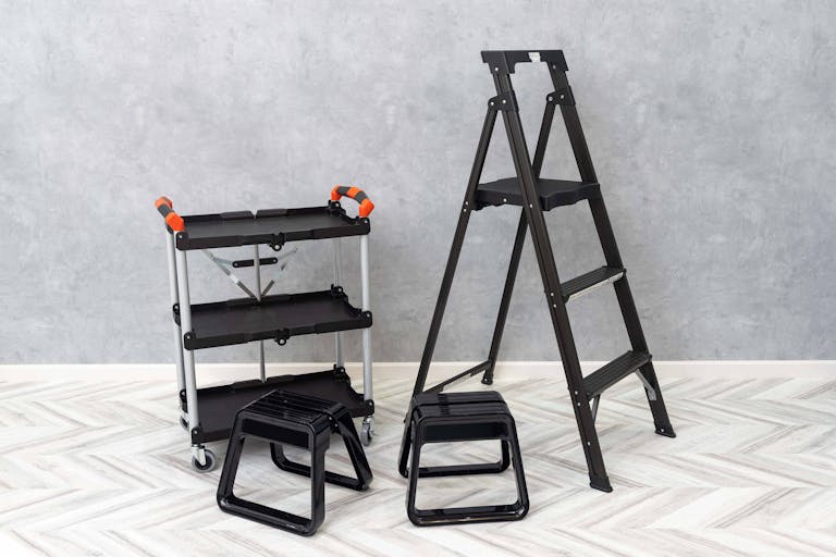 貸出用ツールワゴン、踏台