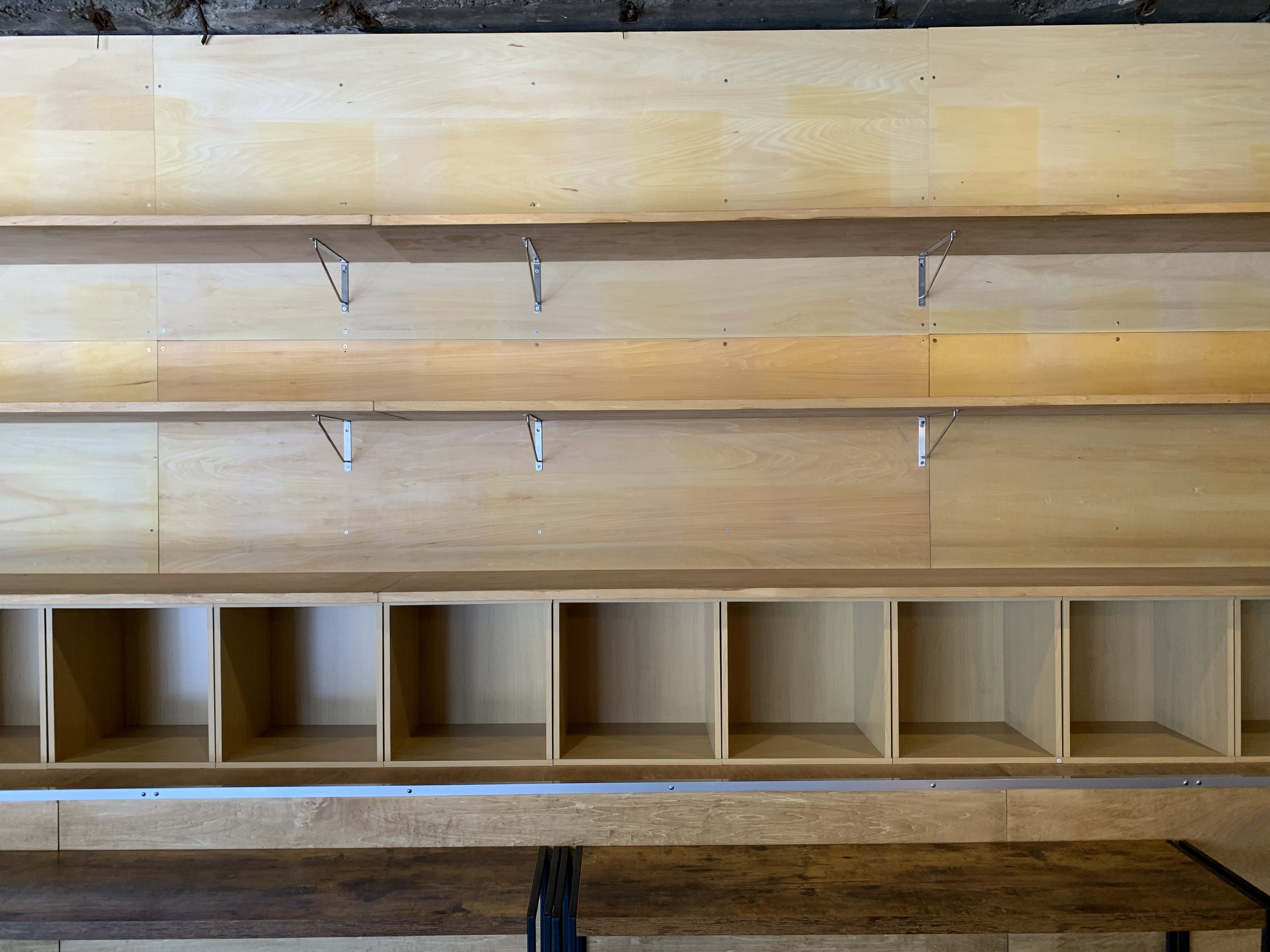 棚は４段　列の高さ（上段から）55.5cm、35.5cm、36cm、35cm