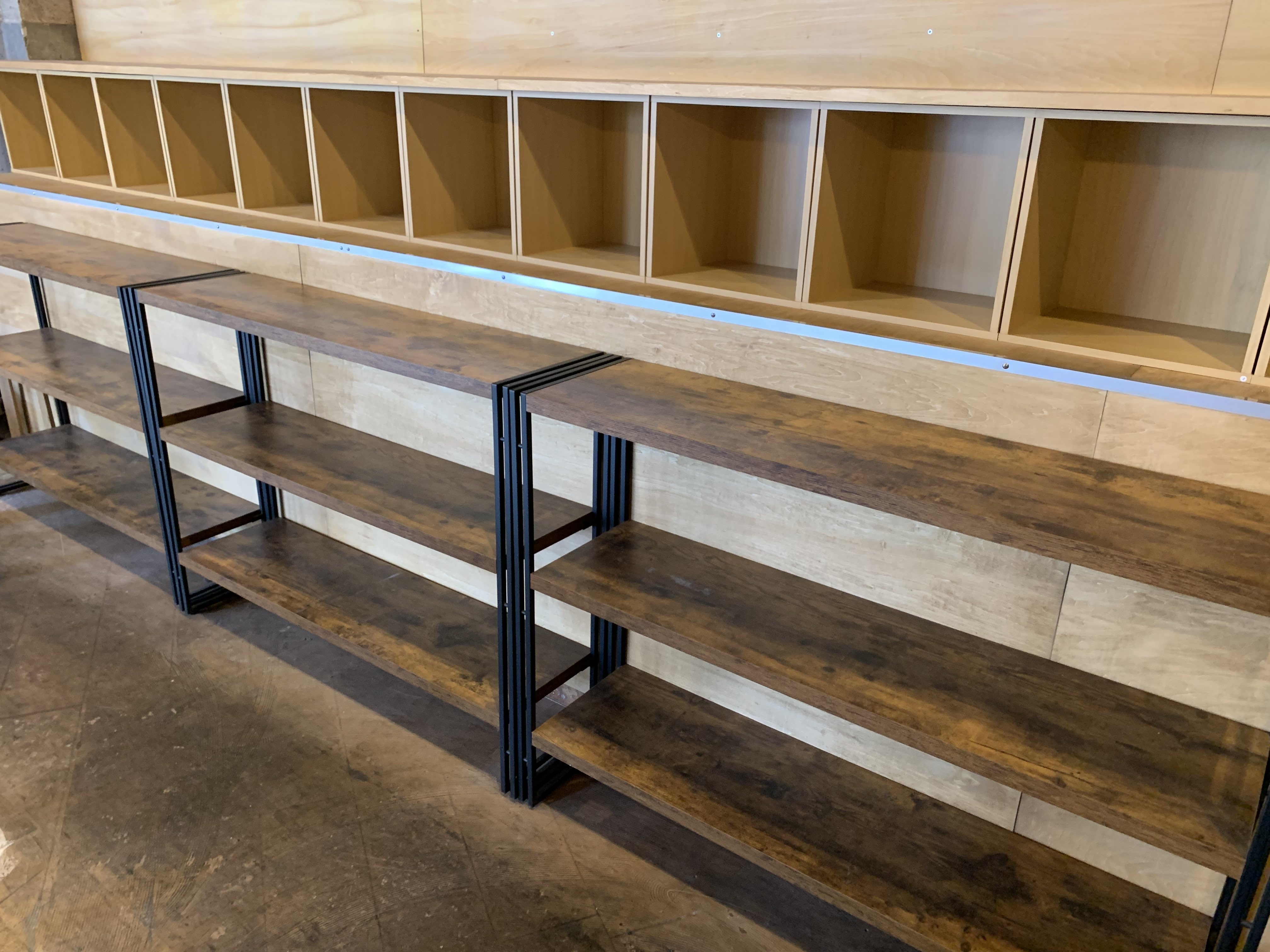 什器×3 高さ87cm（31cmが２段）×幅120cm×奥行30cm