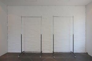 【明治神宮前〈原宿〉駅5分】展示什器貸出無料で展示会・ポップアップストアに最適!視認性抜群な明治通り沿いにある路面レンタルスペース