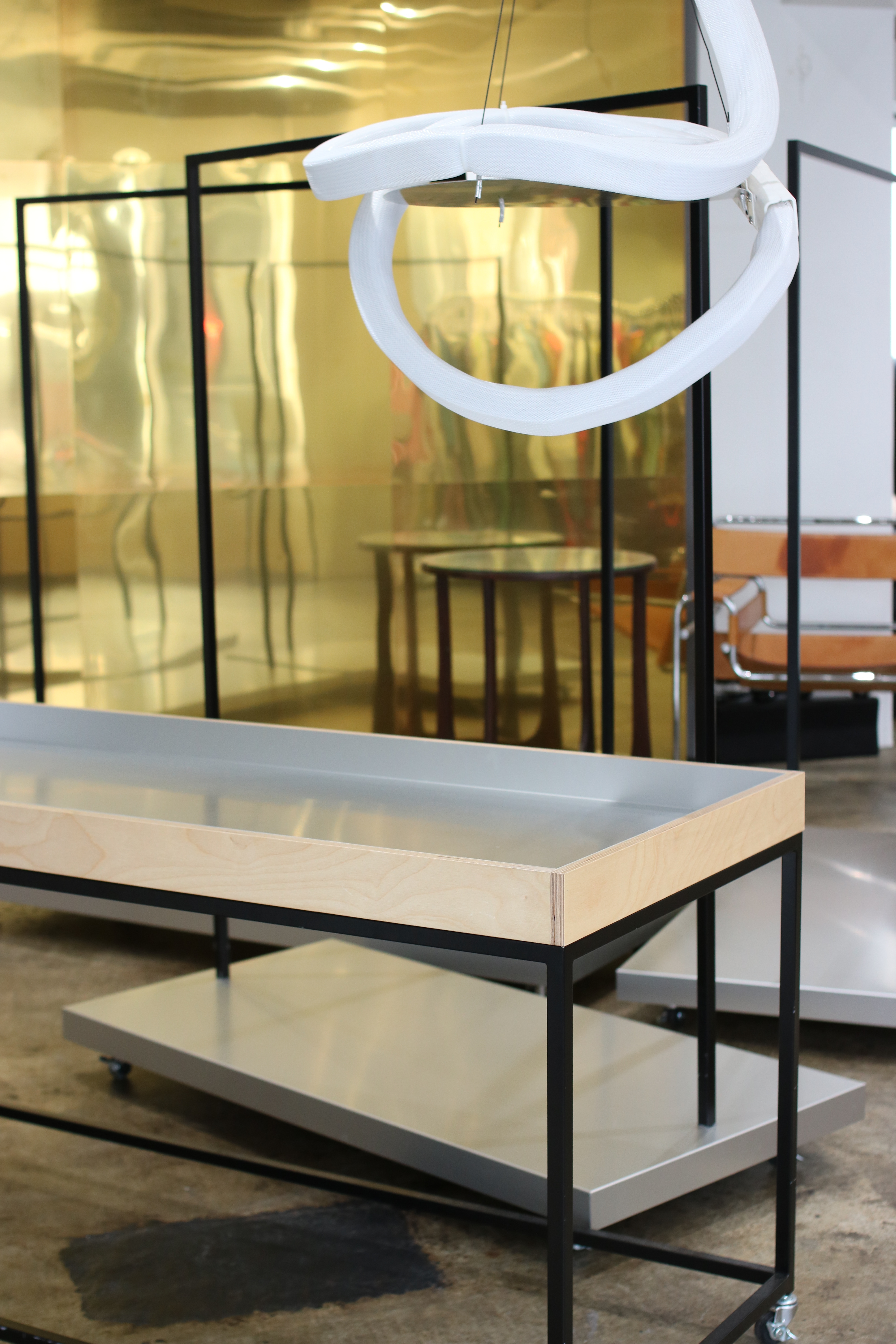 ハンガーラック大２、小２、テーブル