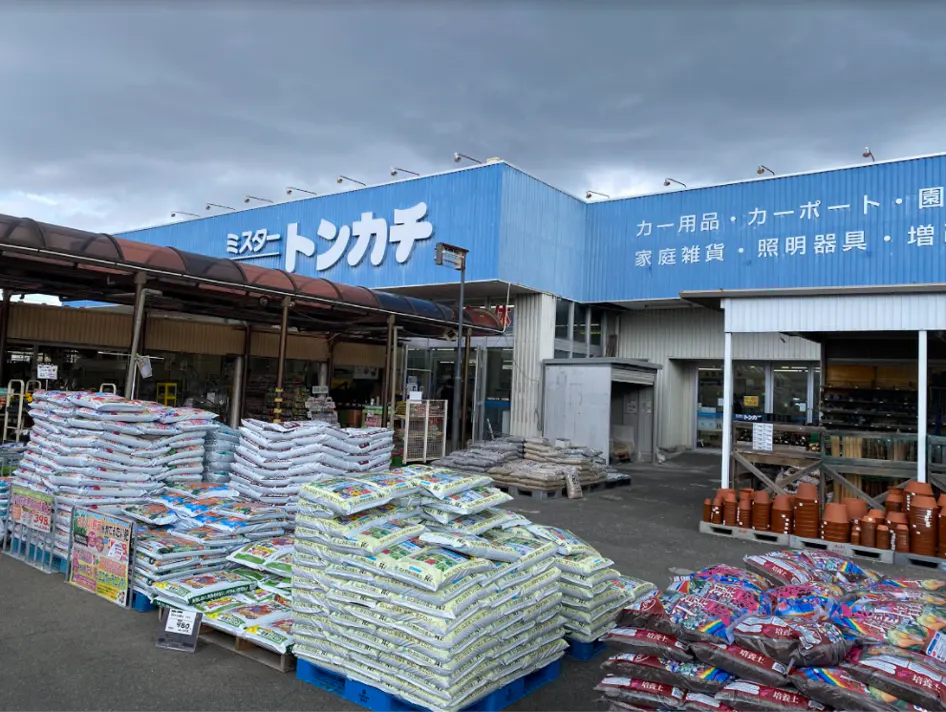 【ミスタートンカチ江場】販促プロモーションに最適な風除室スペース