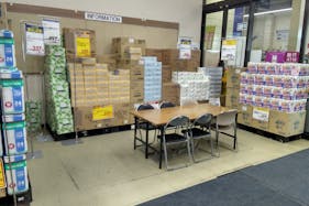 【サンデー盛岡前潟店】風除室 食物販やプロモーション等の出店に最適なホームセンター店内のイベントスペース