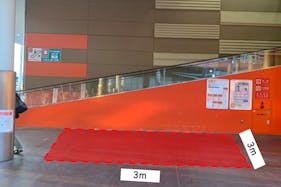 【ミスターマックス 湘南藤沢店】センターコートオートスロープ下 販促プロモーションや物販用途に最適な総合ディスカウントストアの催事イベントスペース