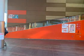 【ミスターマックス 湘南藤沢店】センターコートオートスロープ下 販促プロモーションや物販用途に最適な総合ディスカウントストアの催事イベントスペース