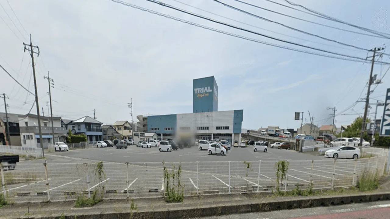 【ドラッグ&フレッシュトライアル小月店】食物販やPR活動に最適な店舗出入口「軒下 スペース」