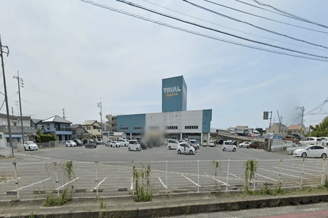【ドラッグ&フレッシュトライアル小月店】食物販やPR活動に最適な店舗出入口「軒下 スペース」