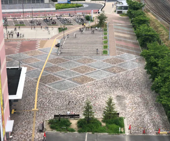 【イオンモール茨木*】JR側屋外広場