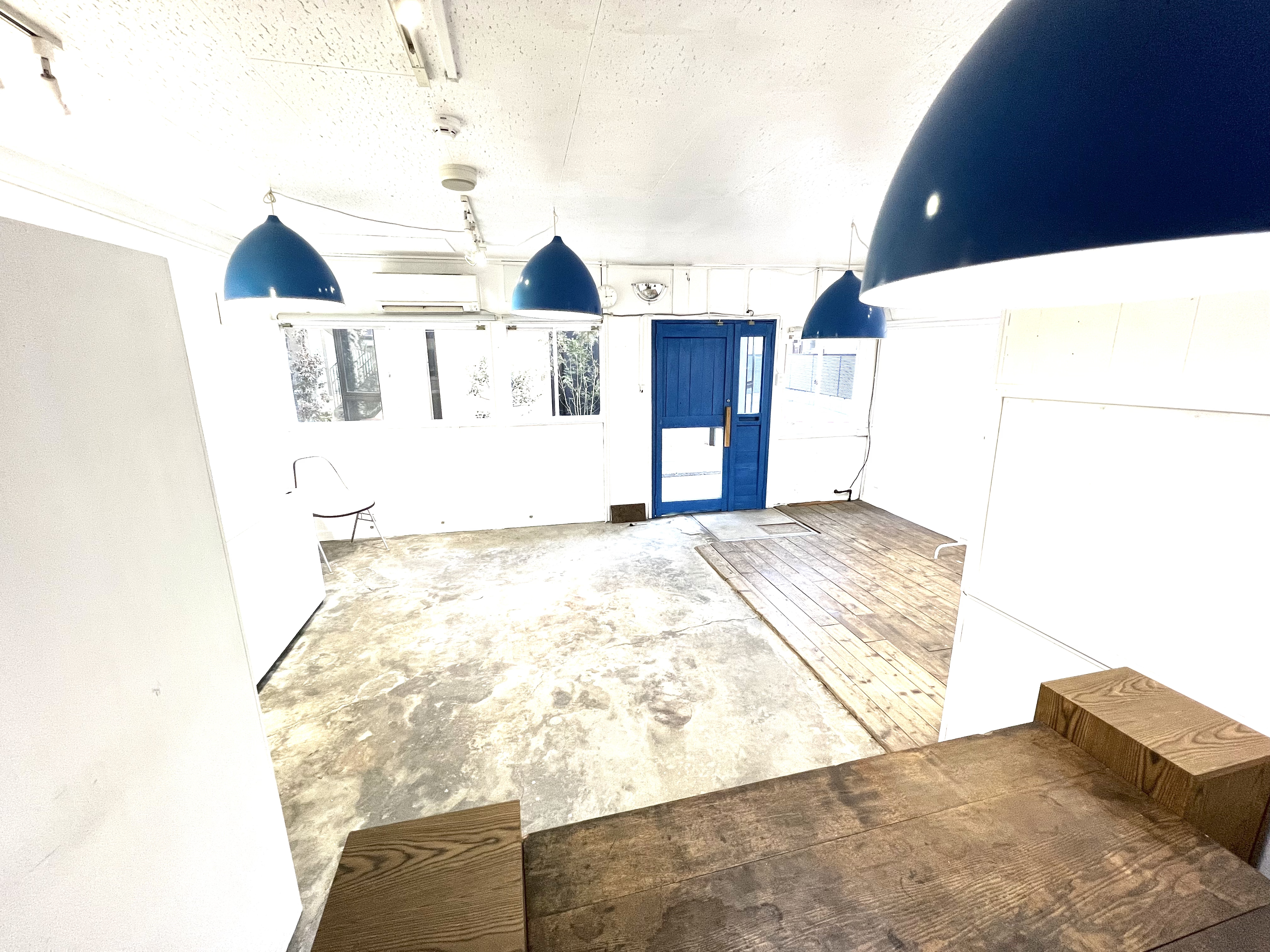 店舗奥から撮影