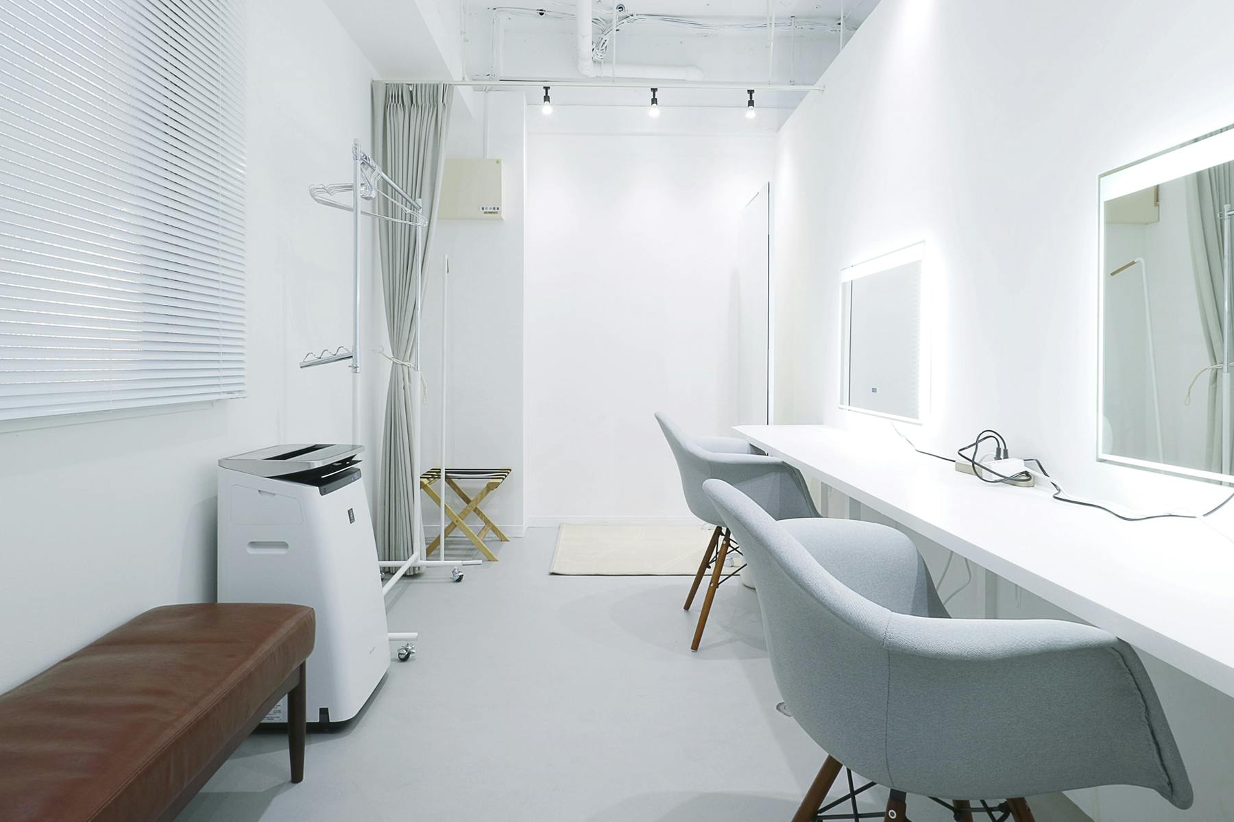 【代々木公園駅3分】撮影やワークショップに適した白が基調のスタジオ