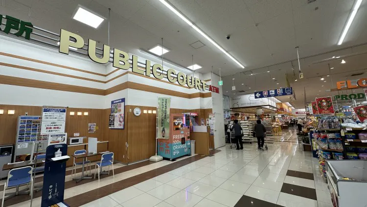 【スーパーセンターオークワ河南】プロモーションに最適な休憩所前スペース