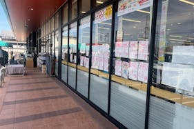 【フレスタ向島店】プロモーションイベントに利用可能な軒下スペース