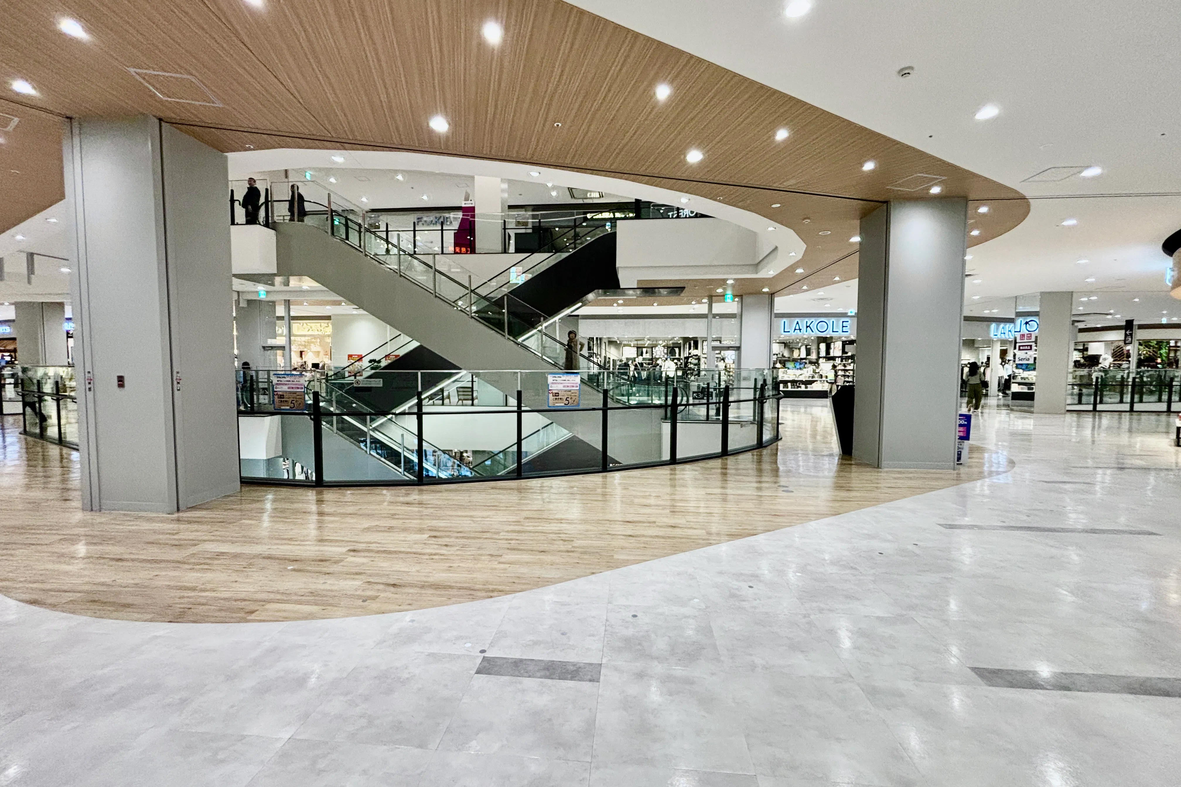 【イオンモール Nagoya Noritake Garden】2F レストランコート