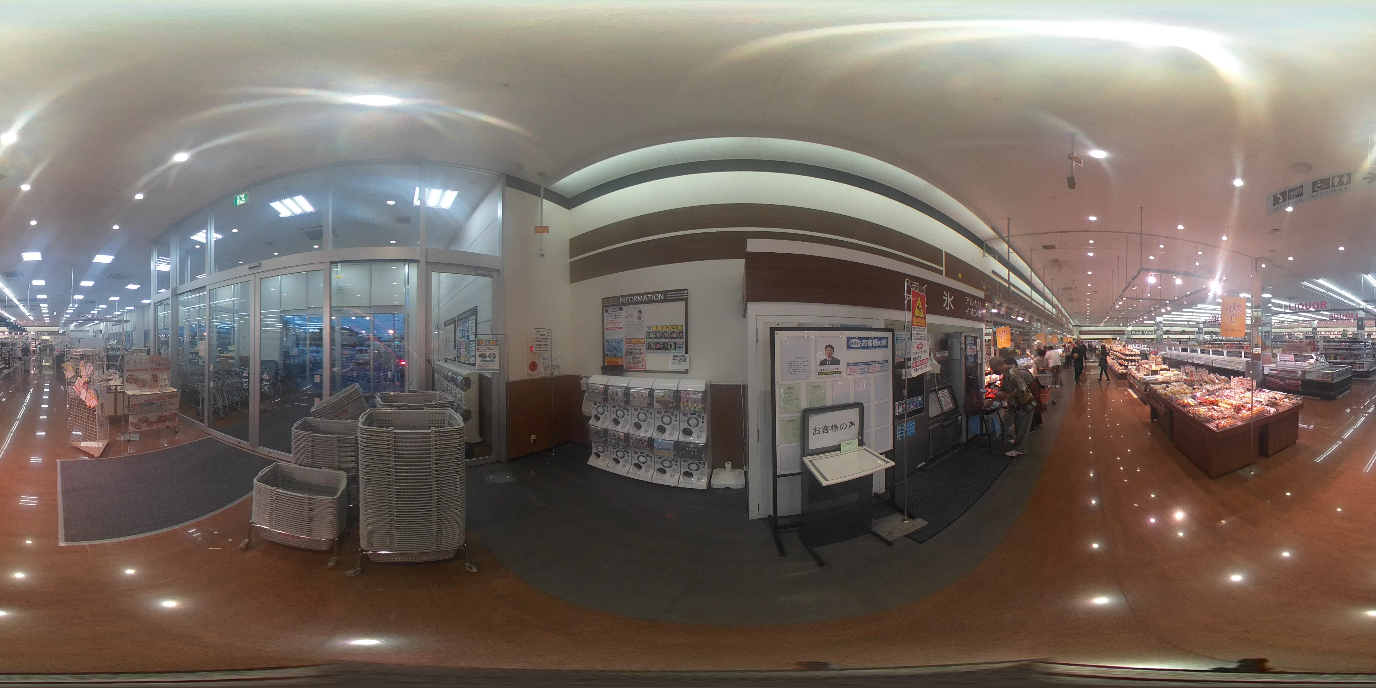 【オークワ西改田】プロモーションに最適な入口付近のスペース