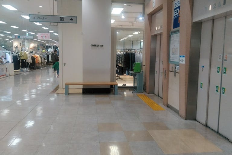 【イオン福知山】各種プロモーションや物販に最適なエスカレーター前催事イベントスペースの画像1