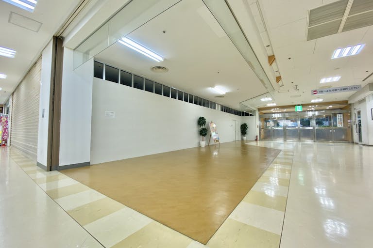 【パトリア品川】出張販売プロモーションやポップアップイベントに適したスーパーバリュー前エスカレーター横のイベントスペースの画像5