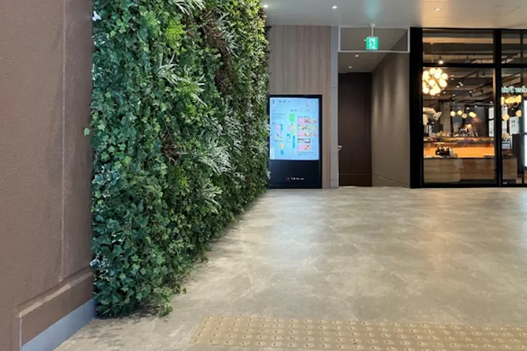 【ららテラスTOKYO-BAY】2F 通路(駅側エレベーター近く)の画像3
