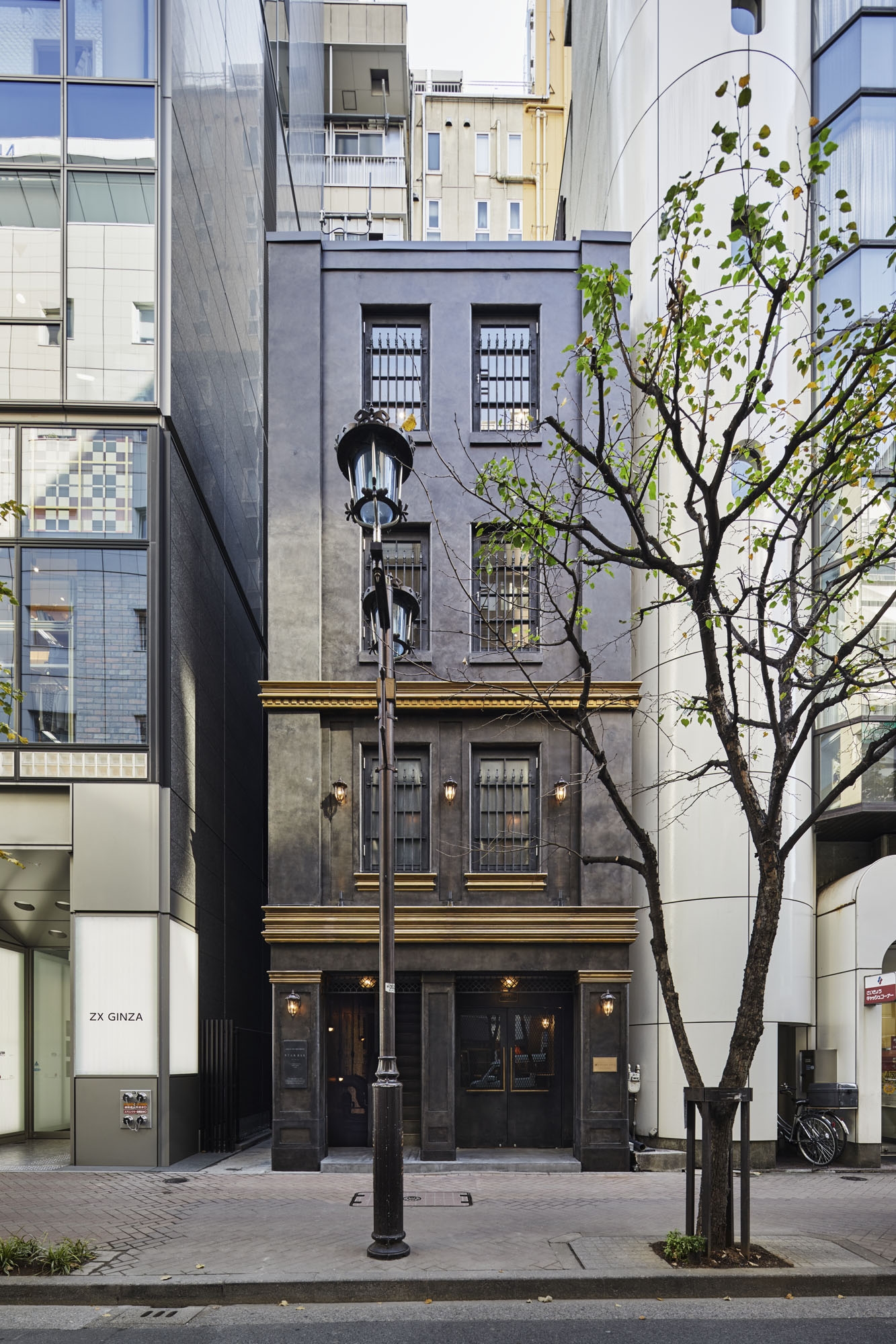 MODERNS GINZAの外観です