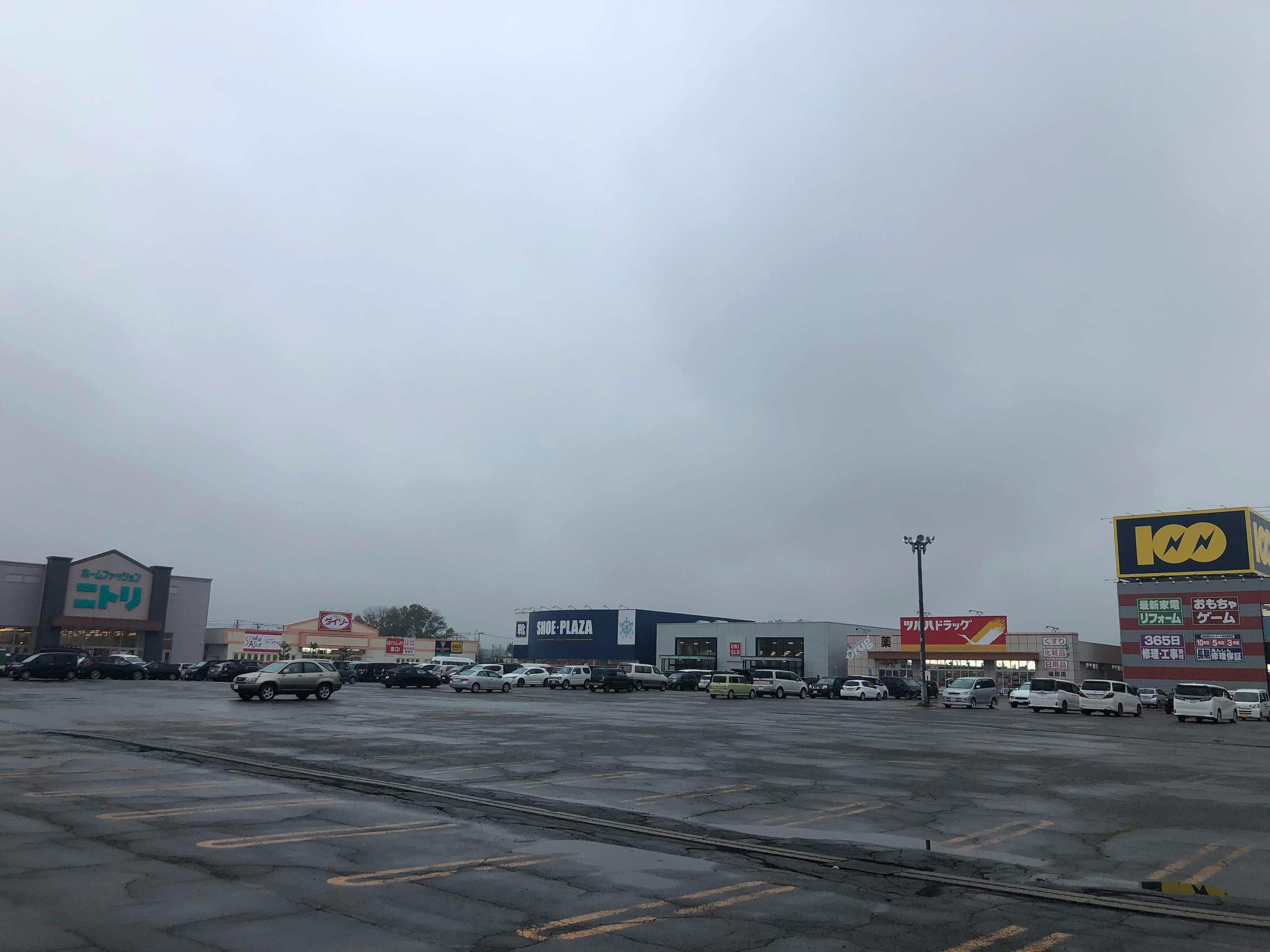 【フレスポ・ニッテン】食物販などの利用に適した風除室スペース