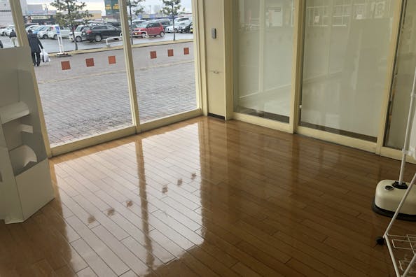 【フレスポ・ニッテン】食物販などの利用に適した風除室スペース