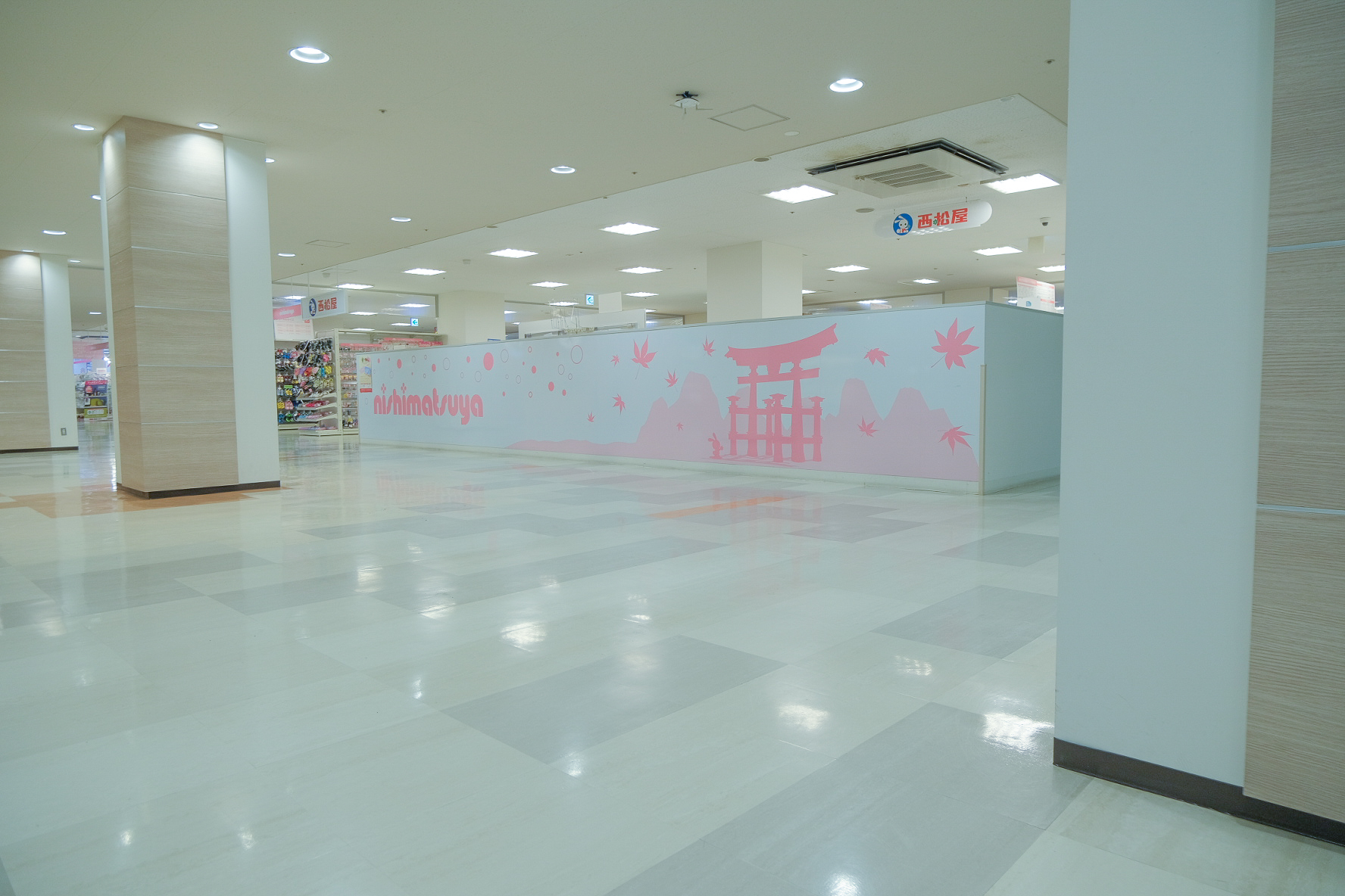 【広島段原ショッピングセンター】4F 西松屋前催事スペースB（エレベーター側)