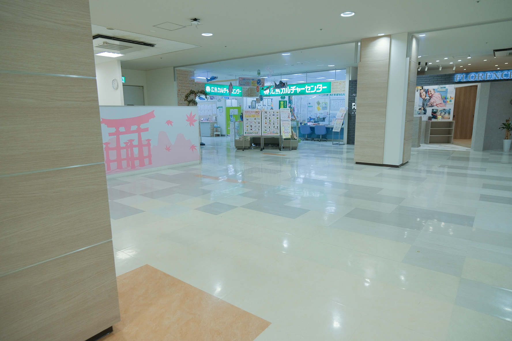 【広島段原ショッピングセンター】4F 西松屋前催事スペースB（エレベーター側)