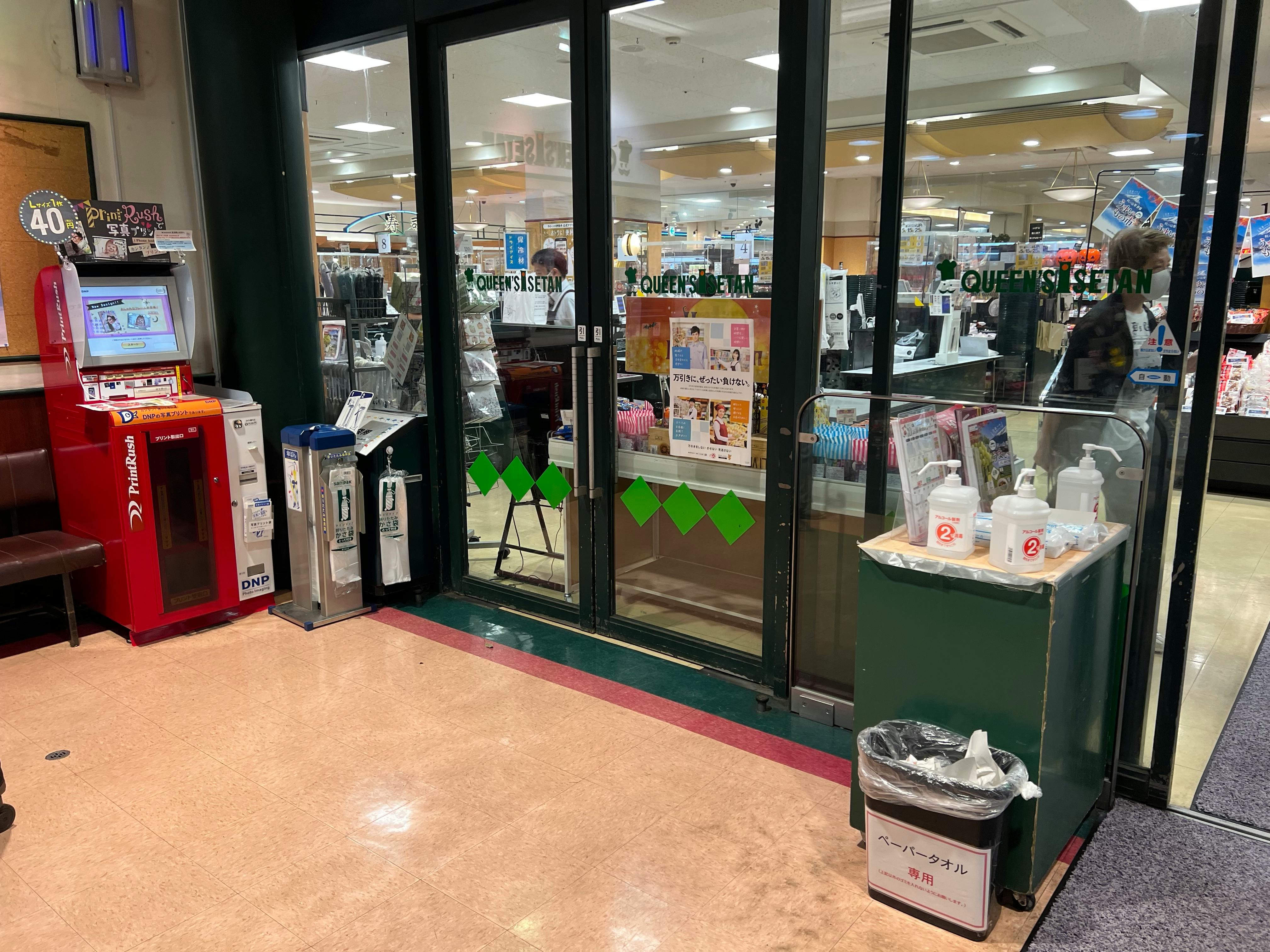 【クイーンズ伊勢丹 小石川店】食品PR活動に適した屋内のイベントスペース