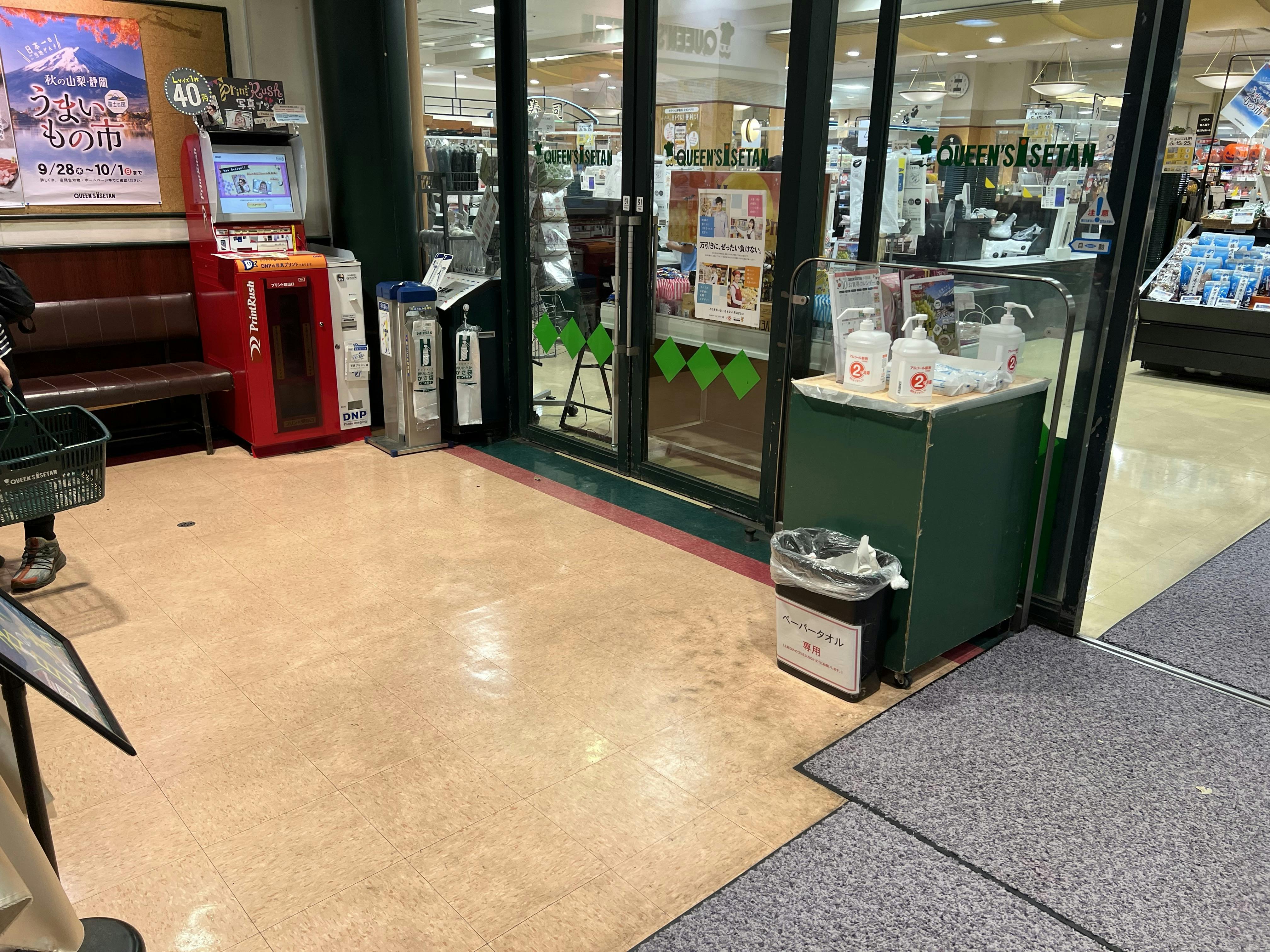 【クイーンズ伊勢丹 小石川店】食品PR活動に適した屋内のイベントスペースの画像